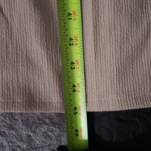 Textured Ruffled  Dress - Picture 4 of 5